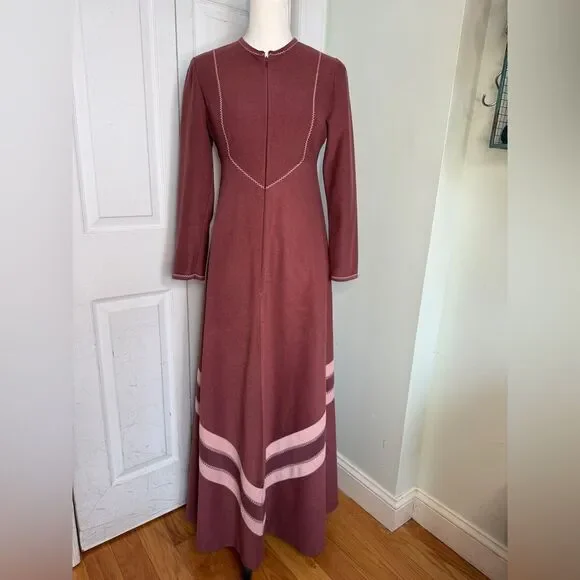 1970s Vassarette Burgundy Pink Chevron Pattern Bohemian Flower Power Maxi Dress - Picture 2 of 11